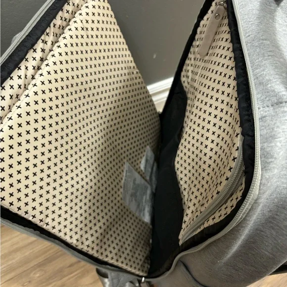 Diaper bag - Picture 3 of 3